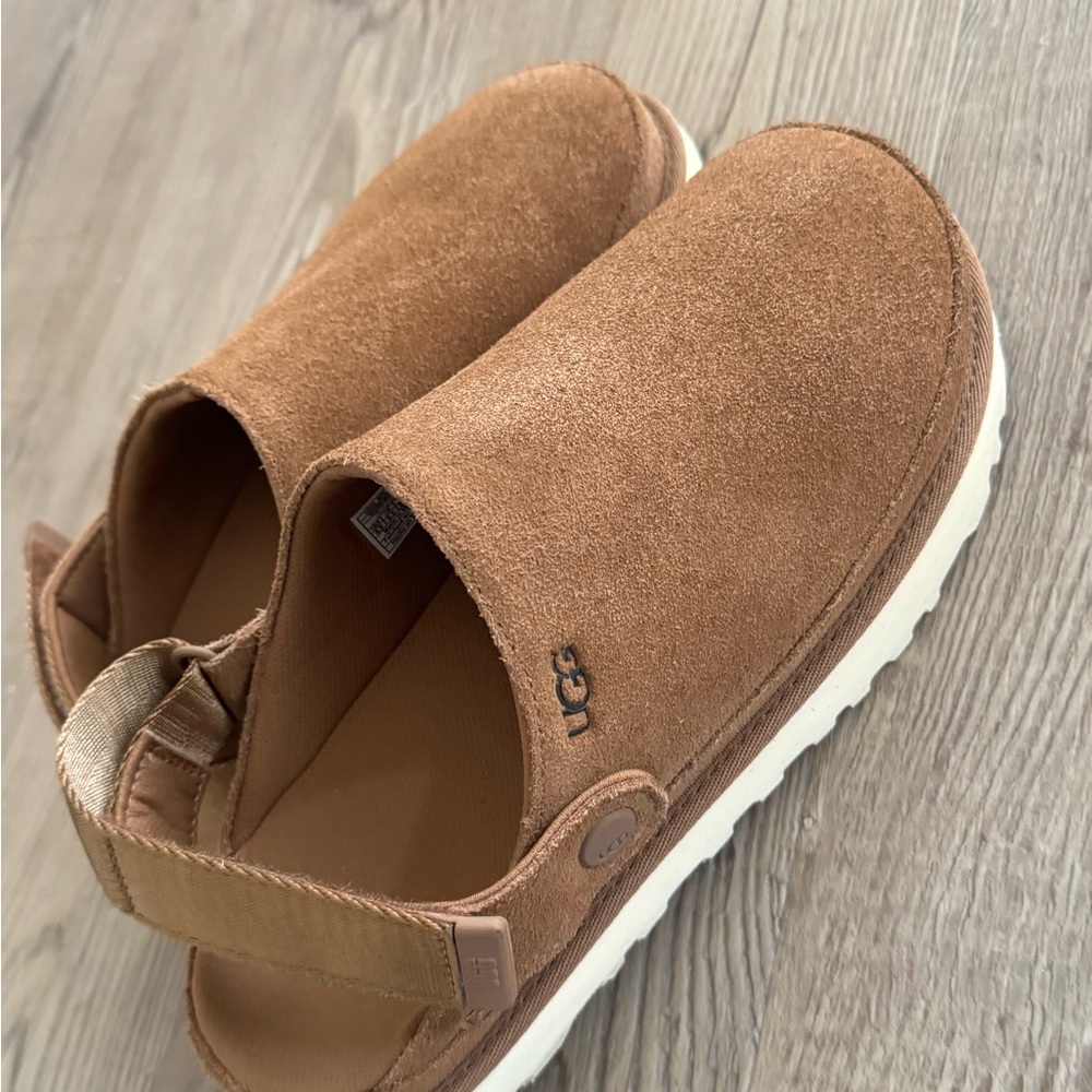 UGG womens Chestnut Suede Slip-On Clog
